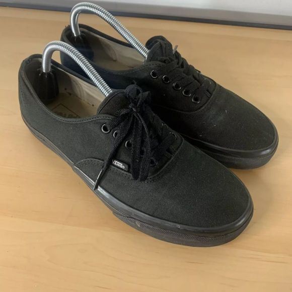 Vans Off The Wall Black Canvas Shoes size 9.5Mens/11Womens - Picture 1 of 9